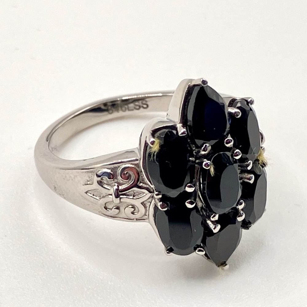 Black Spinel Multi Stone Cluster Ring in Stainless Steel - Picture 3 of 8
